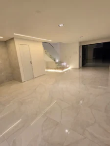 Sala da casa com 4 quartos em Rua Cabral Veras